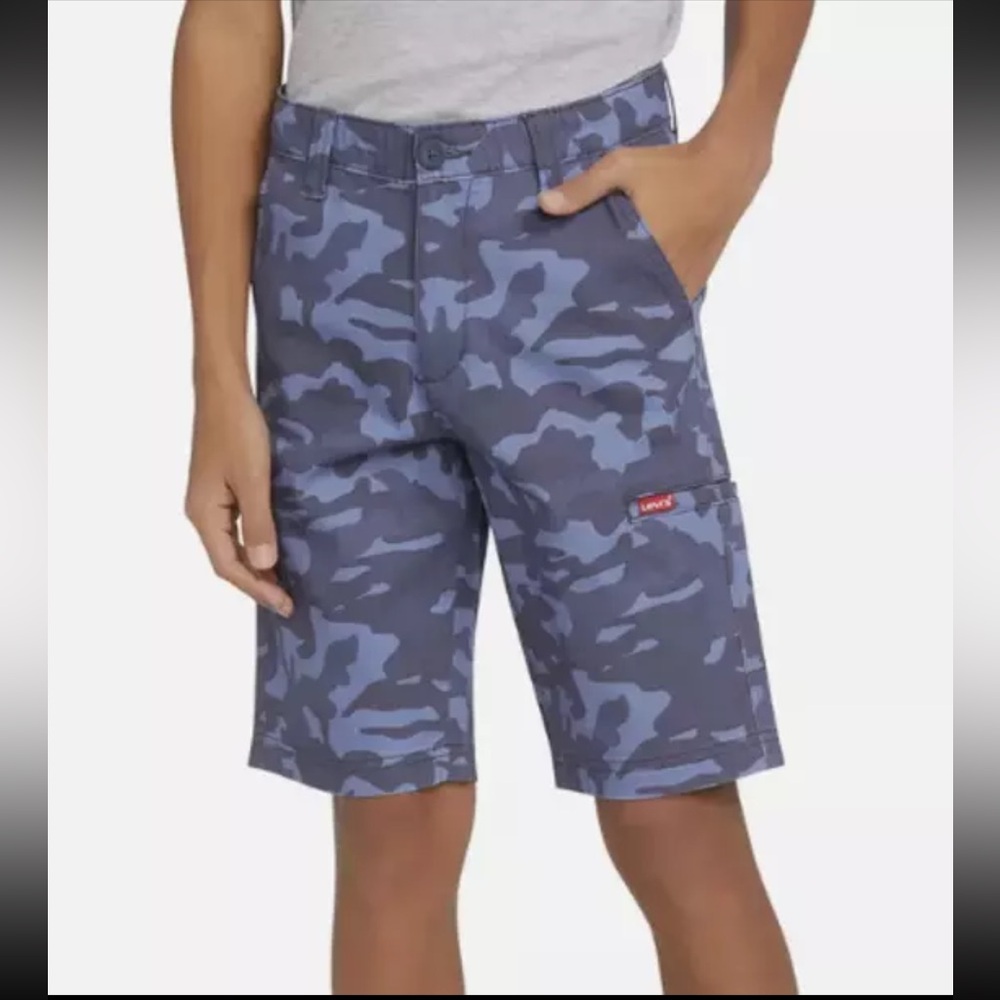 NWT Levi’s youth 9” cargo shorts in blue camouflage‎ size 8
